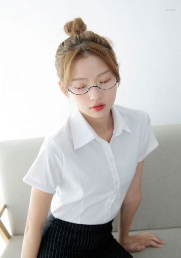 交换朋友夫妇客厅互换视频