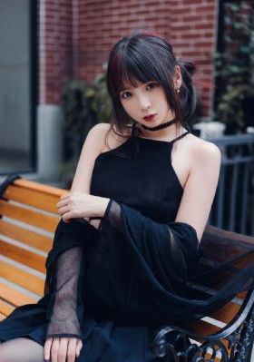 富婆找两个黑人3p在线视频
