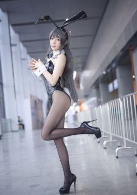 欧美猛男男办公室激情
